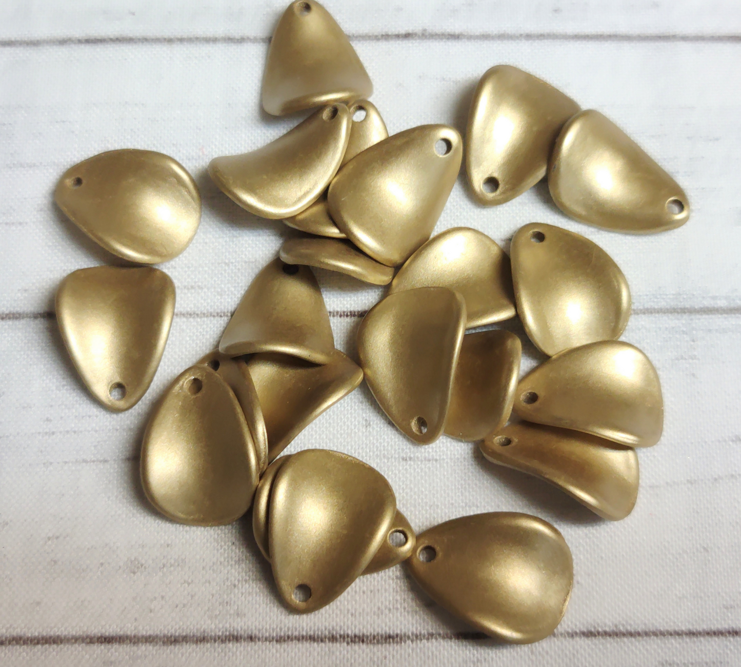 15pcs. Gold Painted Tear Drop Pendants-17mm-DIY Jewelry Making I Bracelets