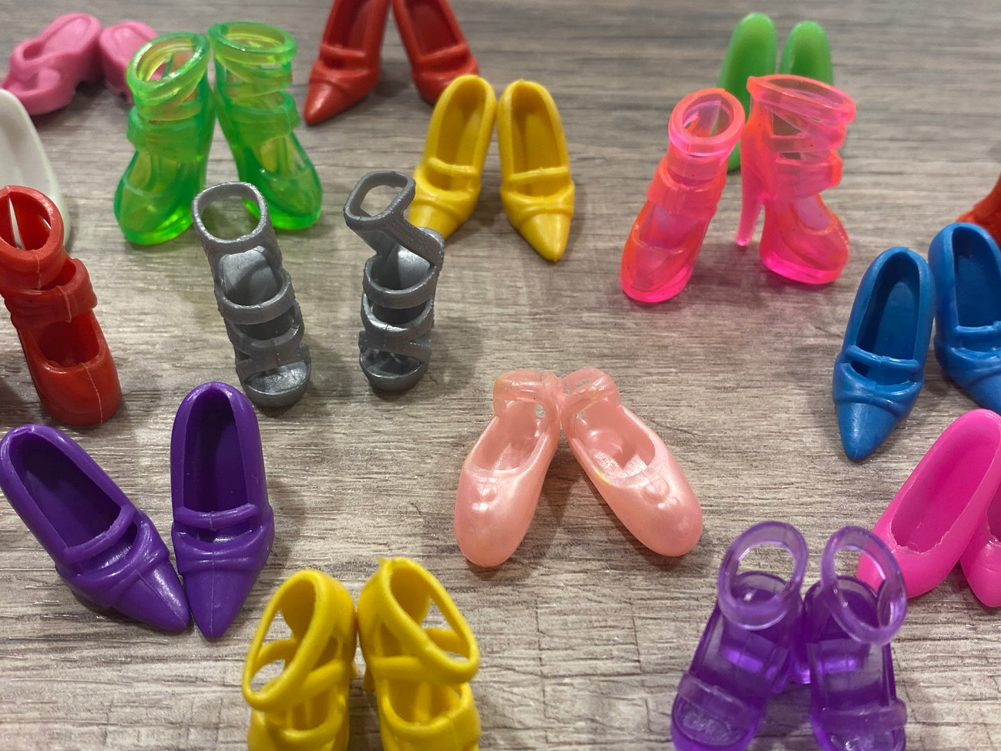 20 pairs of Mix Lot Fashion Doll Shoes